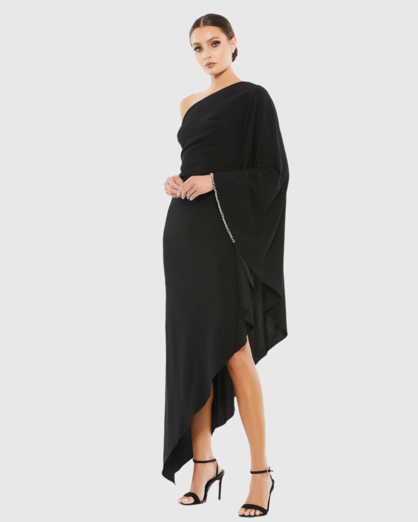 Fließendes Kleid mit einer Schulter, asymmetrischem Saum