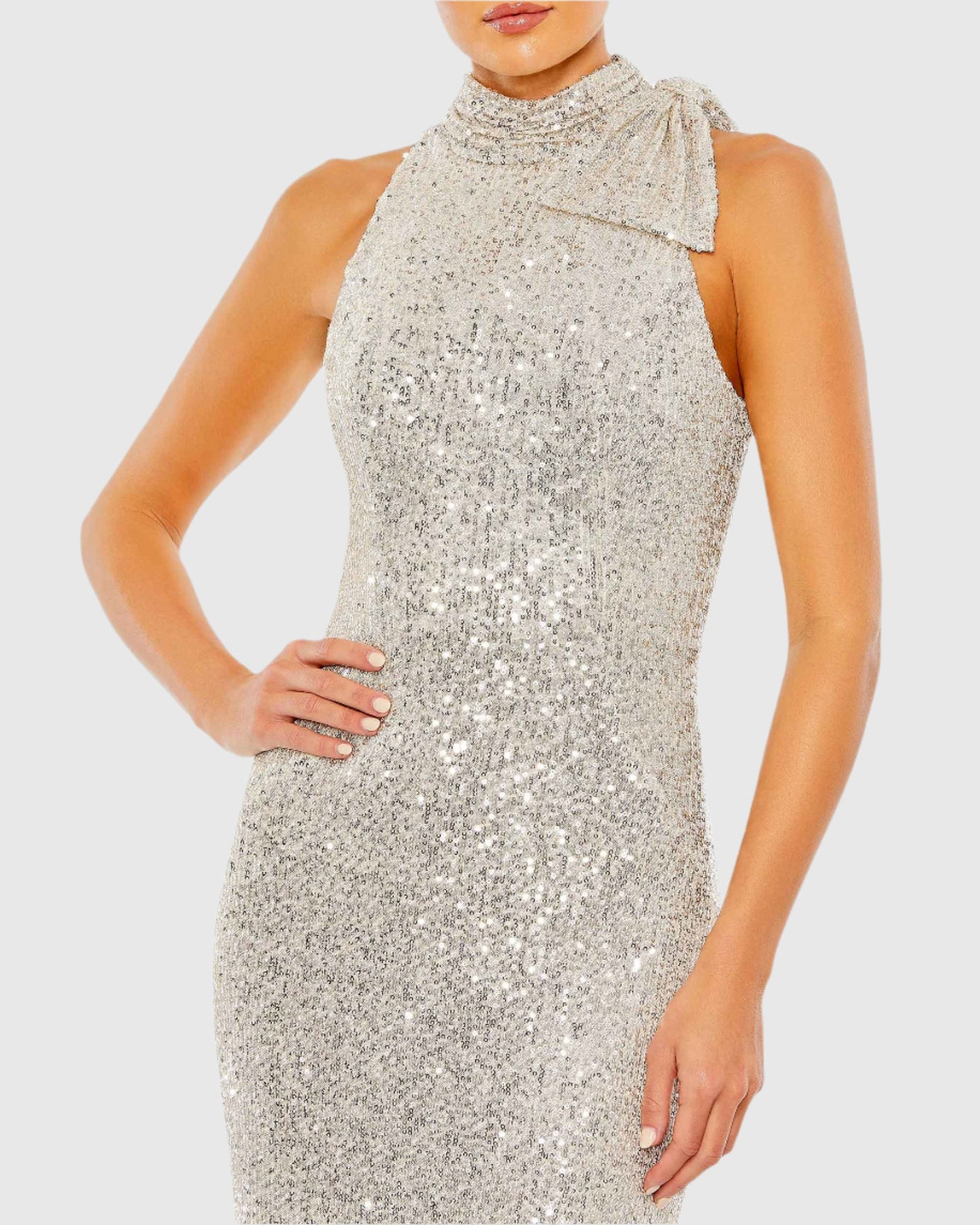 Robe colonne à paillettes et lien doux à col licou