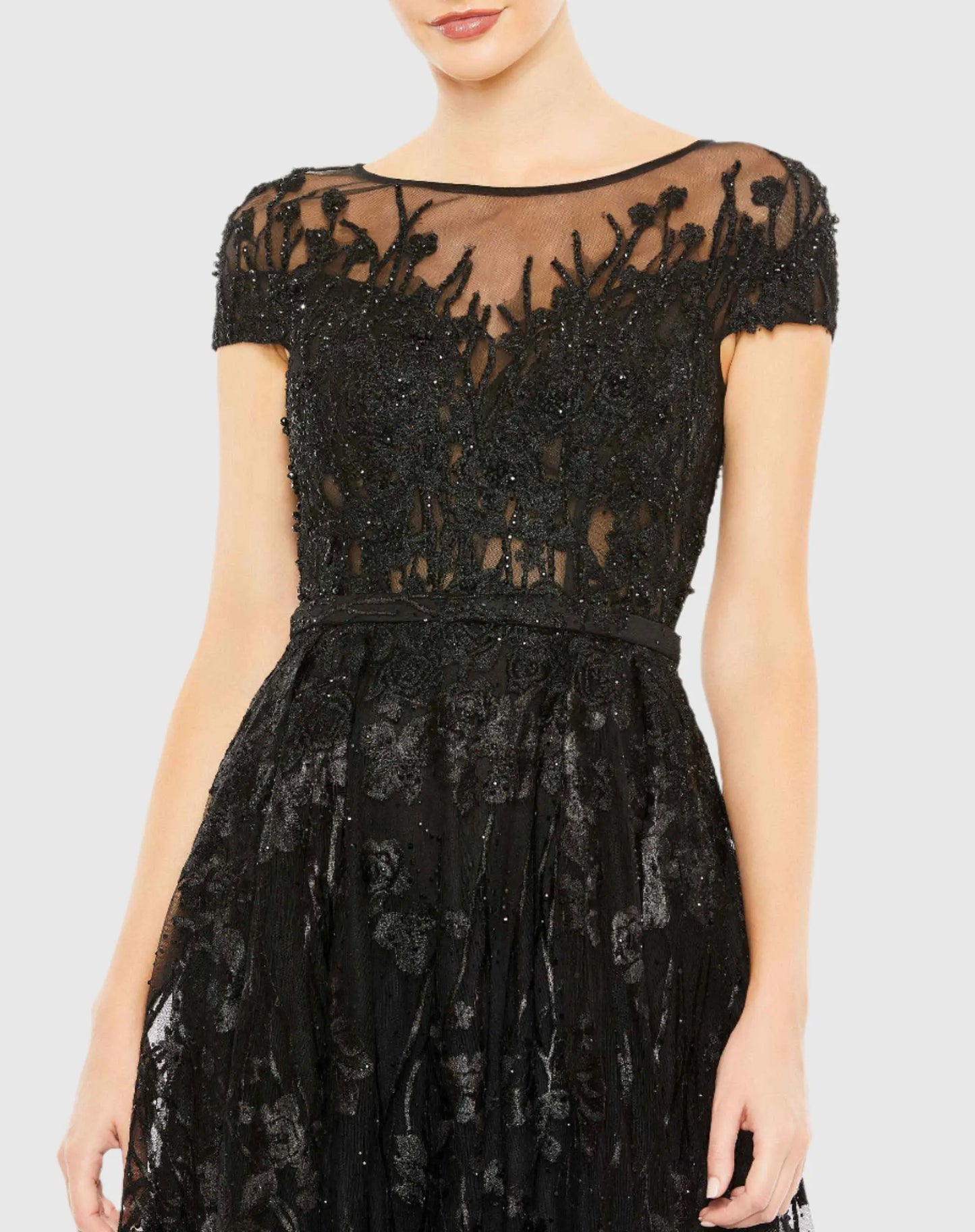 Mac Duggal - Black Embellished Floral Cap Sleeve A Line Gown - US 8 Mac Duggal - Black Embellished Floral Cap Sleeve A Line Gown - US 8