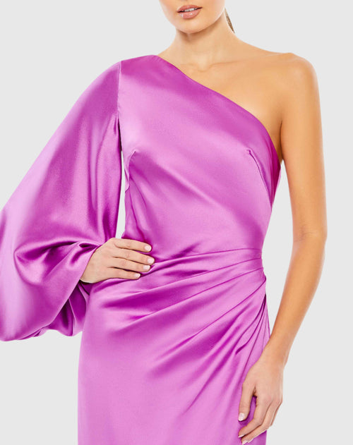 Robe en satin à manches bouffantes