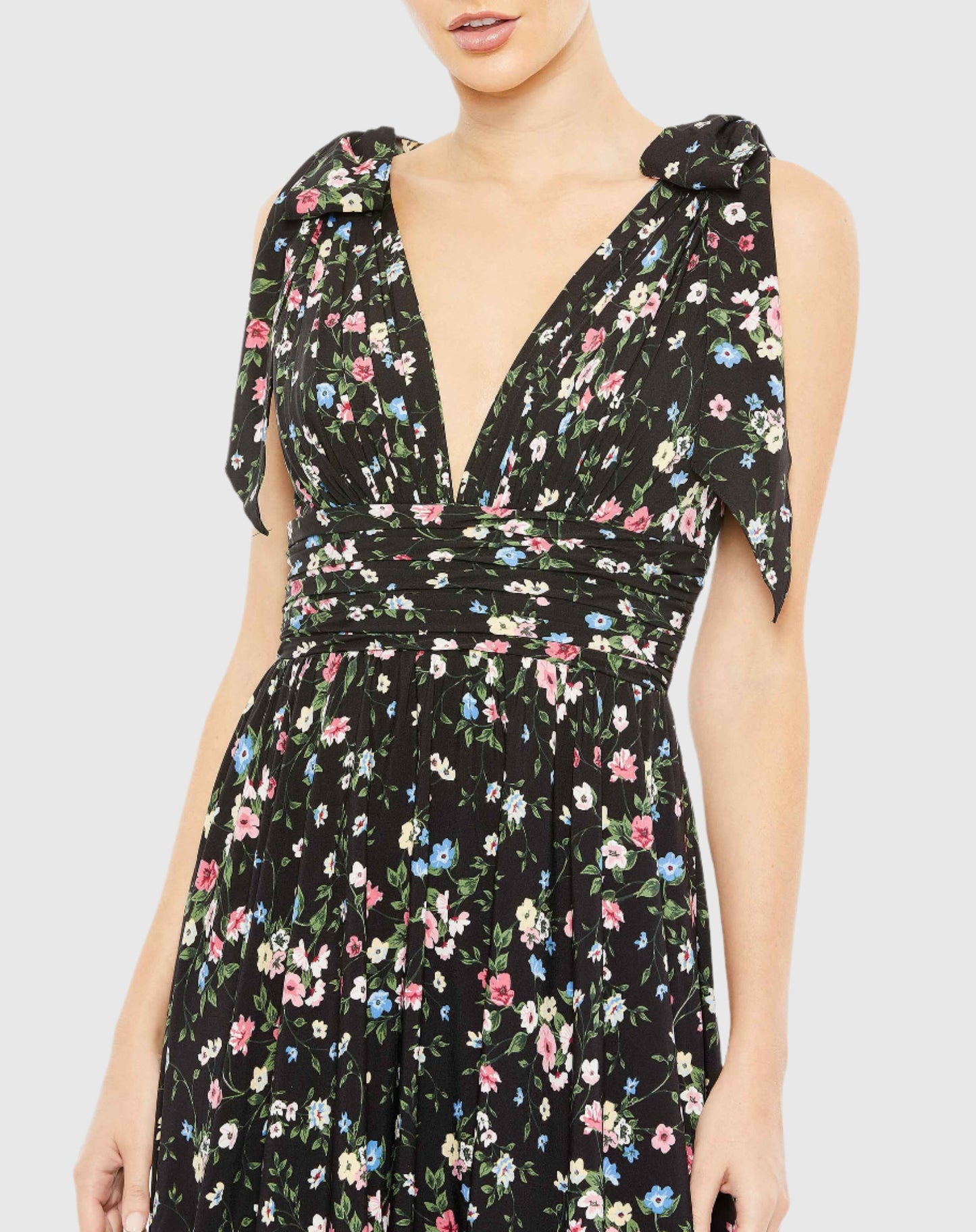 Robe étagée sans manches à nouer doux et imprimé floral