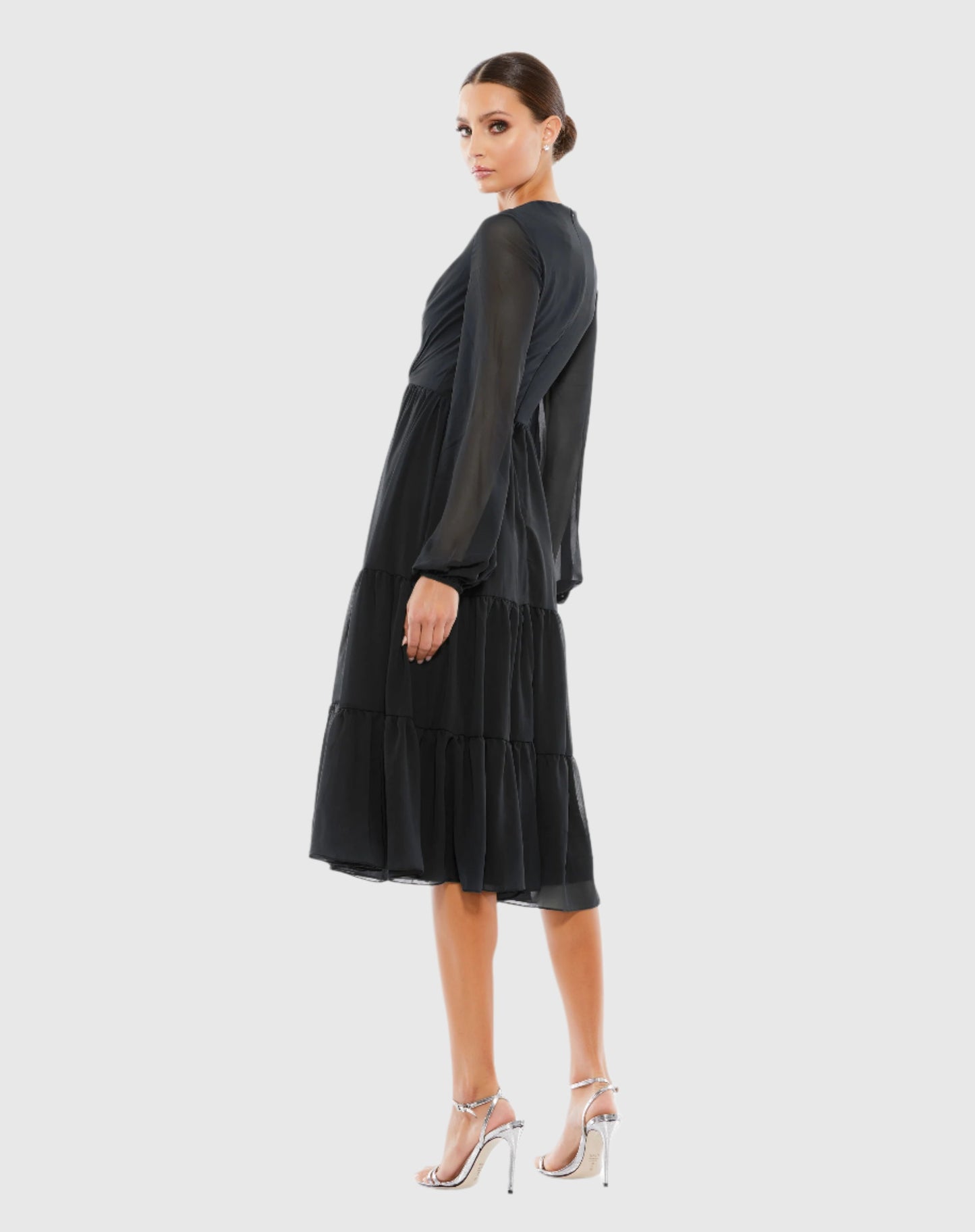 Robe midi froncée à volants et col en V - VENTE FINALE 