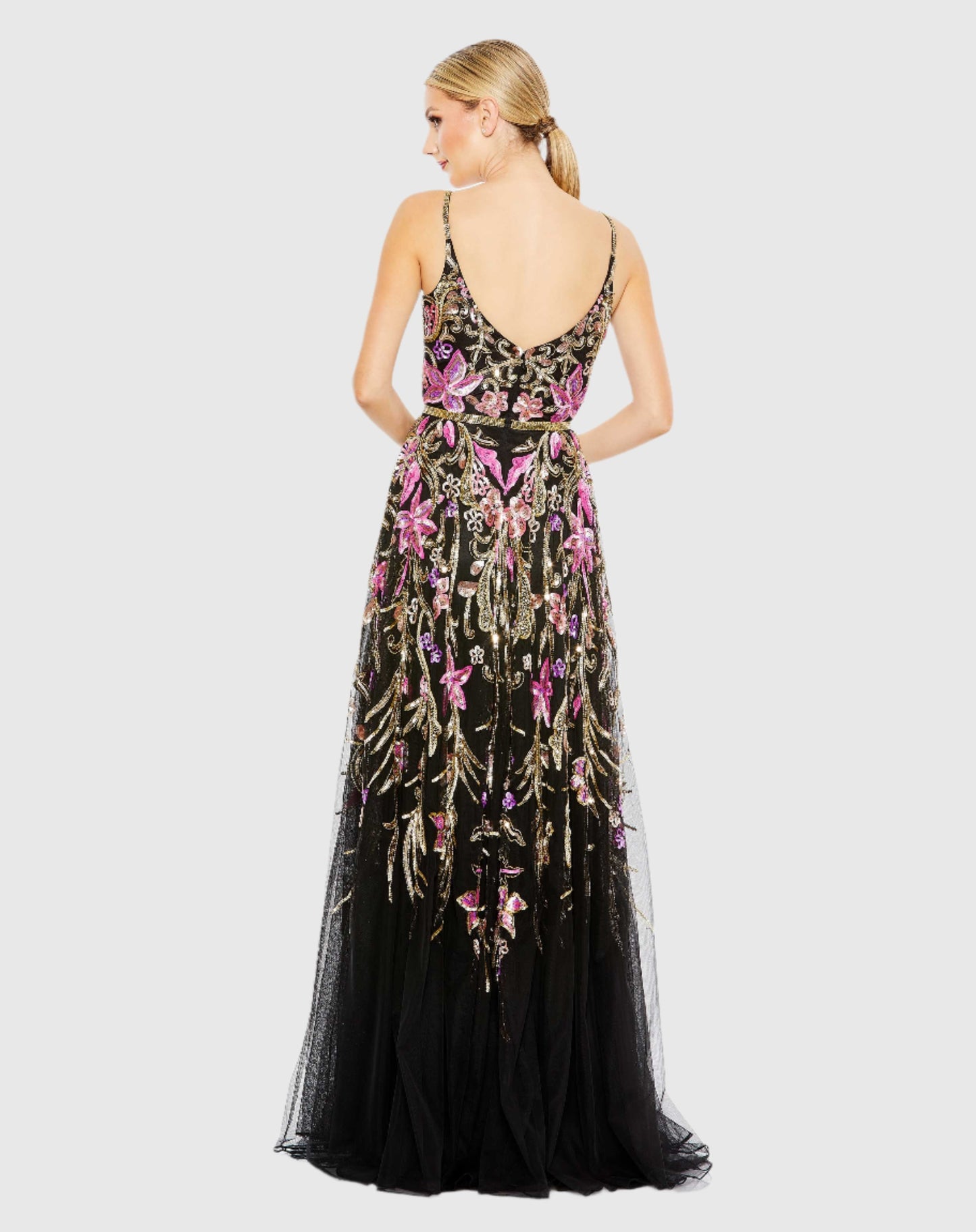 Vestido de alças finas com decote em V e enfeites florais